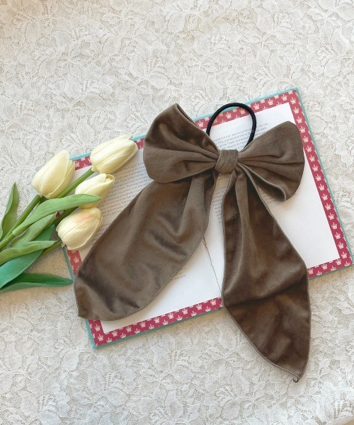 apres jour（アプレジュール）の「【apres jour×ARIAZ】ベルベットリボンヘアゴム（ヘアゴム・レディース・アイボリー/ダークブラウン/スモークピンク/ブラック・FREE）」の5枚目の写真