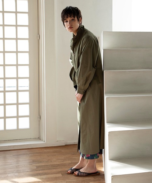 ReNorm（リノーム）の「ショートジレレイヤードコート（トレンチコート・レディース・グレイッシュベージュ/キャメル/カーキ・フリー）」の15枚目の写真