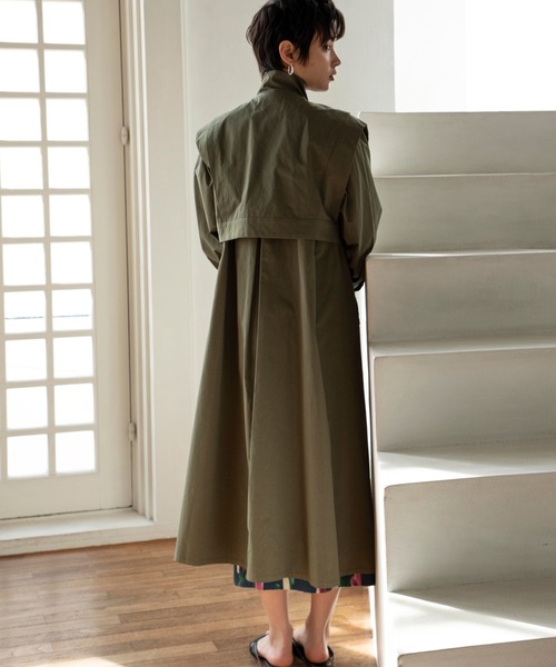 ReNorm（リノーム）の「ショートジレレイヤードコート（トレンチコート・レディース・グレイッシュベージュ/キャメル/カーキ・フリー）」の14枚目の写真