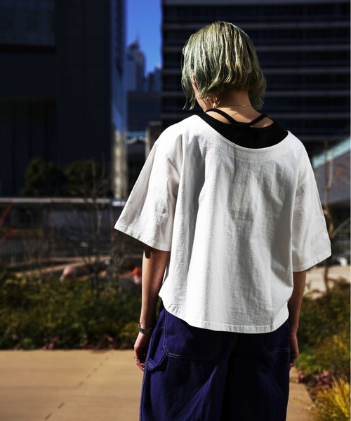 AVIREX(アヴィレックス)の「BLOCK LOGO T-SHIRT/ ブロックロゴティーシャツ(Tシャツ/カットソー・レディース・イエロー/ネイビー/ホワイト・FREE)」の15枚目の写真