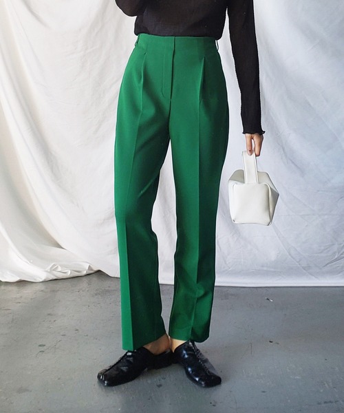 me+em select（ミームセレクト）の「【きれいめストレッチ素材】センタープレスタックテーパードカラーパンツ（スラックス・レディース・グリーン/ブルー/ベージュ/ブラック・MEDIUM/LARGE）」の4枚目の写真