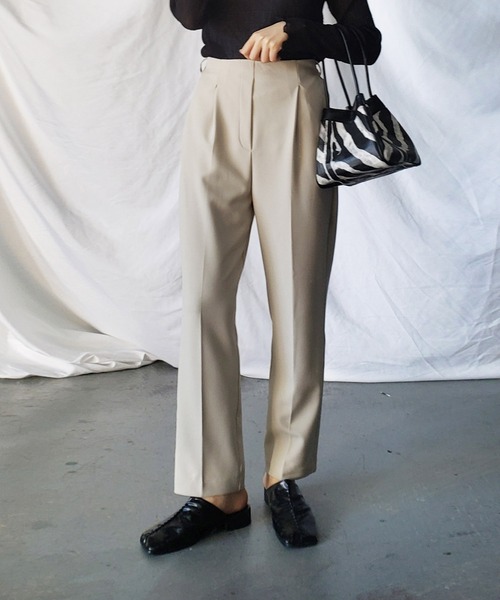 me+em select（ミームセレクト）の「【きれいめストレッチ素材】センタープレスタックテーパードカラーパンツ（スラックス・レディース・グリーン/ブルー/ベージュ/ブラック・MEDIUM/LARGE）」の14枚目の写真