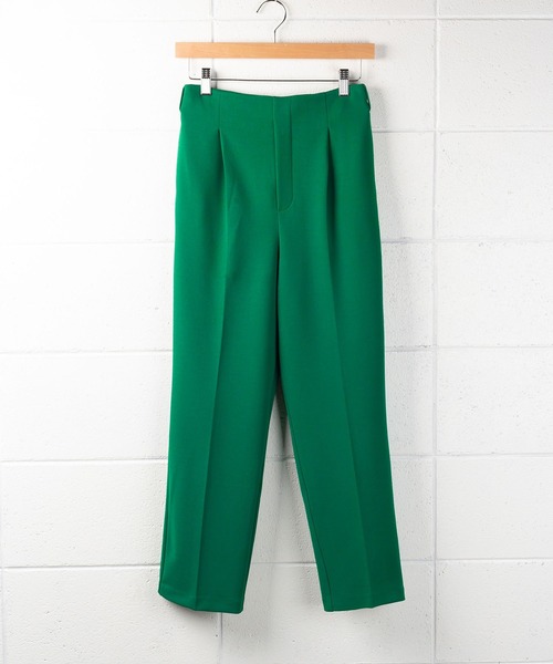 me+em select（ミームセレクト）の「【きれいめストレッチ素材】センタープレスタックテーパードカラーパンツ（スラックス・レディース・グリーン/ブルー/ベージュ/ブラック・MEDIUM/LARGE）」の7枚目の写真