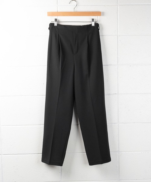 me+em select（ミームセレクト）の「【きれいめストレッチ素材】センタープレスタックテーパードカラーパンツ（スラックス・レディース・グリーン/ブルー/ベージュ/ブラック・MEDIUM/LARGE）」の9枚目の写真