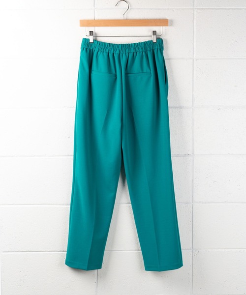 me+em select（ミームセレクト）の「【きれいめストレッチ素材】センタープレスタックテーパードカラーパンツ（スラックス・レディース・グリーン/ブルー/ベージュ/ブラック・MEDIUM/LARGE）」の10枚目の写真
