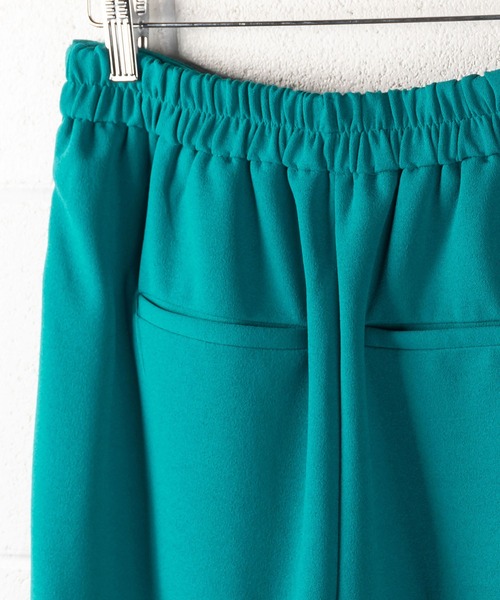 me+em select（ミームセレクト）の「【きれいめストレッチ素材】センタープレスタックテーパードカラーパンツ（スラックス・レディース・グリーン/ブルー/ベージュ/ブラック・MEDIUM/LARGE）」の12枚目の写真