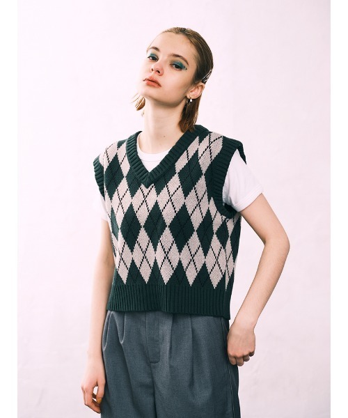 ENVYM(アンビー)の「アーガイルKNIT VEST(ベスト・レディース・ブラック/ベージュ/グリーン・FREE)」の3枚目の写真