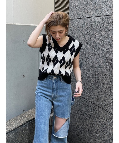 ENVYM(アンビー)の「アーガイルKNIT VEST(ベスト・レディース・ブラック/ベージュ/グリーン・FREE)」の1枚目の写真