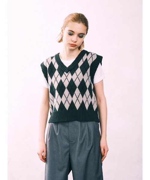 ENVYM(アンビー)の「アーガイルKNIT VEST(ベスト・レディース・ブラック/ベージュ/グリーン・FREE)」の4枚目の写真