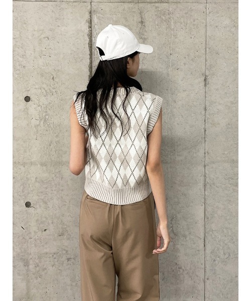ENVYM(アンビー)の「アーガイルKNIT VEST(ベスト・レディース・ブラック/ベージュ/グリーン・FREE)」の19枚目の写真