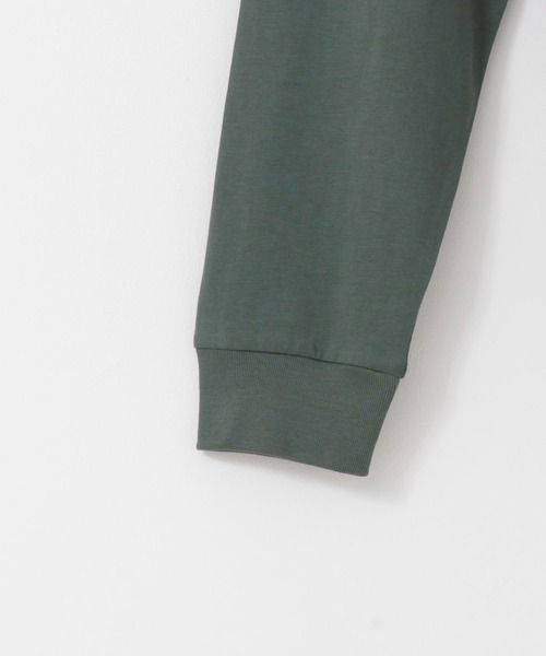 Carhartt(カーハート)の「carhartt LONG-SLEEVE POCKET T-SHIRTS(Tシャツ/カットソー・メンズ・カーキ/ホワイト/ブラック・MEDIUM/X-LARGE/LARGE)」の13枚目の写真