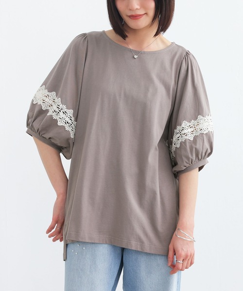 n'OrLABEL(ノアールレーベル)の「袖レースデザイン5分袖カットソー(Tシャツ/カットソー・レディース・グレイッシュブルー/オフホワイト/ブラック/モカ・1/2)」の3枚目の写真