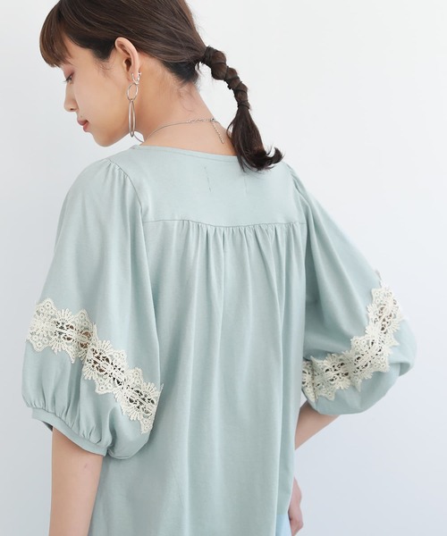 n'OrLABEL(ノアールレーベル)の「袖レースデザイン5分袖カットソー(Tシャツ/カットソー・レディース・グレイッシュブルー/オフホワイト/ブラック/モカ・1/2)」の6枚目の写真