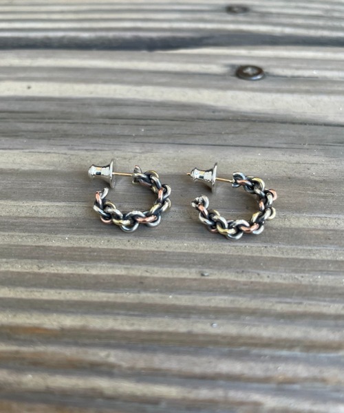 VIVIFY（ビビファイ）の「ピアス/ツイスト×ツイスト/シルバー×ブラス×カッパー（ピアス（片耳用）・メンズ・シルバー・FREE）」の3枚目の写真