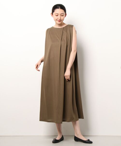 HELIOPOLE(エリオポール)の「VISCOSE ASYMMETRY TUCK OP(ワンピース)」|ダークブラウン