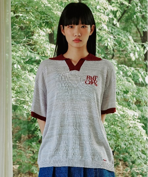 ROMANTIC CROWN(ロマンティッククラウン)の「【ROMANTIC CROWN】RECENT LOGO POLO SHIRT / ロマンティッククラウン リセント ロゴ ニット ポロシャツ(ポロシャツ・メンズ・ネイビー/ライトグレー/ホワイト・SMALL/LARGE/MEDIUM)」の1枚目の写真
