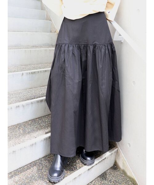 MURUA（ムルーア）の「ティアードフレアスカート（スカート・レディース・ベージュ/カーキ/グリーン/ブラック・FREE）」の2枚目の写真