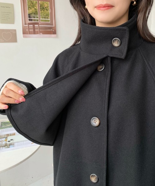 moment+（モーメントプラス）の「【累計販売枚数1万枚突破！】ニットメルトンスタンドカラーケープコート（ステンカラーコート・レディース・チャコールグレー/ブラック/ブラウン/カーキ/アイボリー/モカ/ブラウン系その他/グレー系その他・M/L/S）」の12枚目の写真