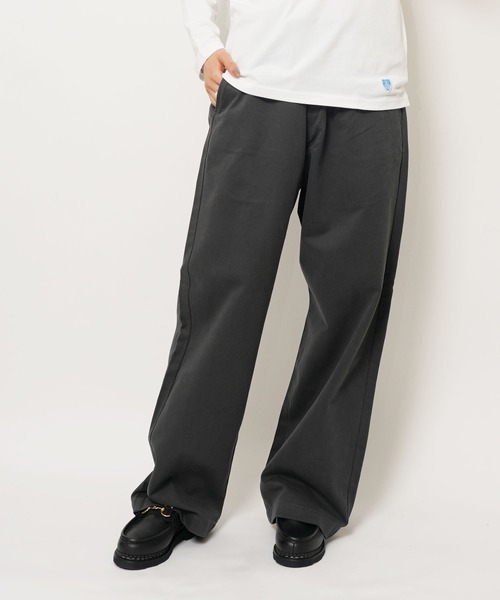 ORCIVAL（オーシバル）の「BELTED EASY PANTS（チノパンツ・メンズ・チャコールグレー/ベージュ・5/4）」の2枚目の写真