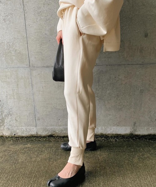 select MOCA by son（セレクトモカバイソン）の「リラックスリブスリットジョガーパンツ（スウェットパンツ・レディース・グレー/アイボリー/ブラック・FREE）」の10枚目の写真