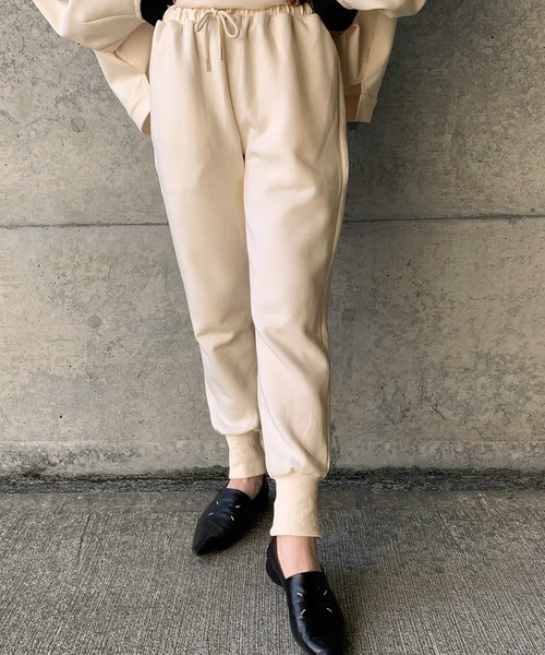 select MOCA by son（セレクトモカバイソン）の「リラックスリブスリットジョガーパンツ（スウェットパンツ・レディース・グレー/アイボリー/ブラック・FREE）」の7枚目の写真