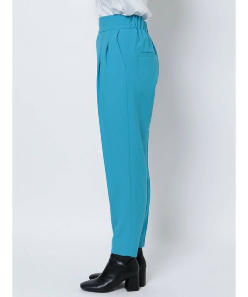 ELENDEEK(エレンディーク)の「ハイウエストタックテーパードパンツ(その他パンツ・レディース・ブラック/ネイビー/ブルー・01/02)」の12枚目の写真