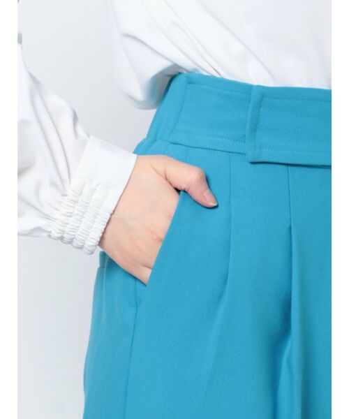 ELENDEEK(エレンディーク)の「ハイウエストタックテーパードパンツ(その他パンツ・レディース・ブラック/ネイビー/ブルー・01/02)」の5枚目の写真