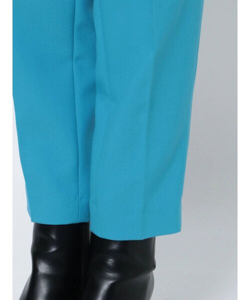 ELENDEEK(エレンディーク)の「ハイウエストタックテーパードパンツ(その他パンツ・レディース・ブラック/ネイビー/ブルー・01/02)」の7枚目の写真