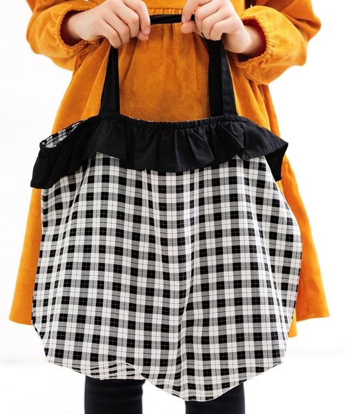 Bee des Bee(ビーデスビー)の「ギンガムチェック レッスントートバッグ(トートバッグ・キッズ・ブラック×ブラック/ブラック×レッド/ブラック・フリー)」の4枚目の写真