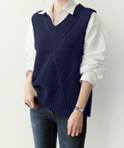 Doux Belle（ドゥーベル）の「Ｖネックデザインニットベスト（ベスト・レディース・ネイビー/グレー/ブラック/ベージュ・MEDIUM/SMALL/X-LARGE/LARGE）」の4枚目の写真