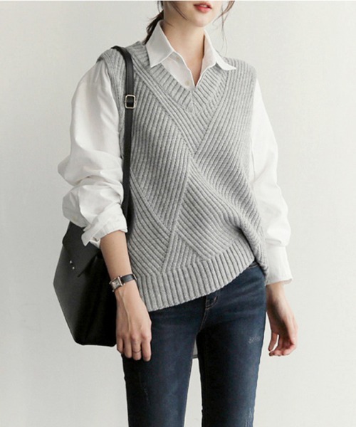 Doux Belle（ドゥーベル）の「Ｖネックデザインニットベスト（ベスト・レディース・ネイビー/グレー/ブラック/ベージュ・MEDIUM/SMALL/X-LARGE/LARGE）」の9枚目の写真