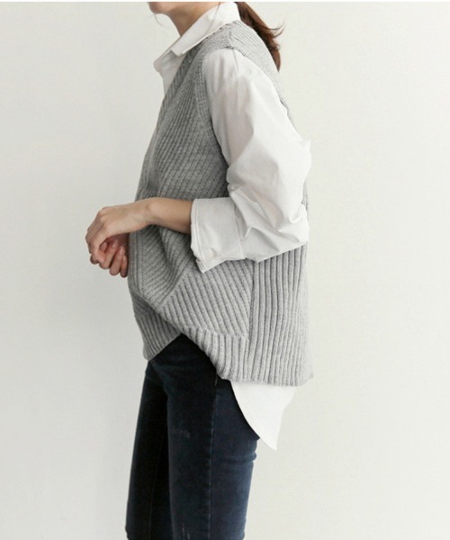 Doux Belle（ドゥーベル）の「Ｖネックデザインニットベスト（ベスト・レディース・ネイビー/グレー/ブラック/ベージュ・MEDIUM/SMALL/X-LARGE/LARGE）」の11枚目の写真