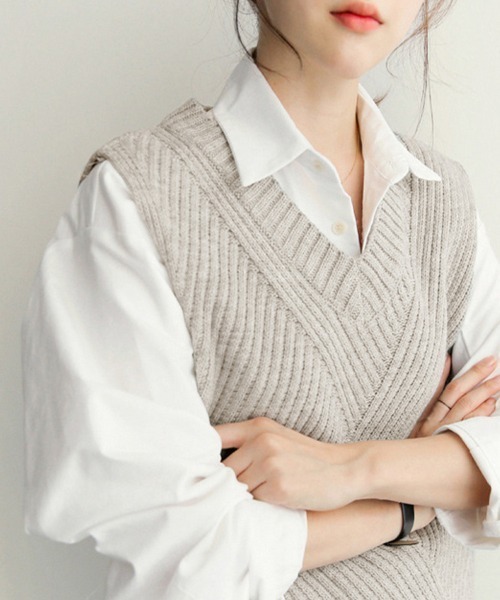 Doux Belle（ドゥーベル）の「Ｖネックデザインニットベスト（ベスト・レディース・ネイビー/グレー/ブラック/ベージュ・MEDIUM/SMALL/X-LARGE/LARGE）」の20枚目の写真