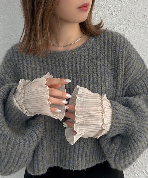 apres jour mignon（アプレジュールミニョン）の「プリーツアームウォーマー【ZOZOTOWN限定アイテム】（アームカバー・レディース・ライトベージュ/ブラック/オレンジ/グリーン・X-LARGE/フリー）」の3枚目の写真