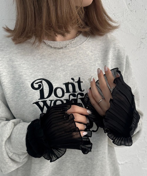 apres jour mignon（アプレジュールミニョン）の「プリーツアームウォーマー【ZOZOTOWN限定アイテム】（アームカバー・レディース・ライトベージュ/ブラック/オレンジ/グリーン・X-LARGE/フリー）」の2枚目の写真