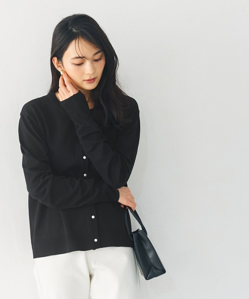 coca(coca)(コカ)の「フェイクパール釦ニットカーディガン(カーディガン/ボレロ・レディース・アイボリー/その他/ブラック・M/L)」の7枚目の写真