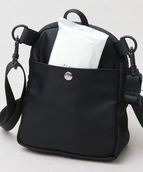 SCANDINAVIAN FOREST（スカンジナビアン・フォレスト）の「撥水ナイロン 軽量 ミニリュック型 ポシェット（ショルダーバッグ・レディース・グレー/ブラック/ベージュ/ブラウン/ブルー・FREE）」の14枚目の写真