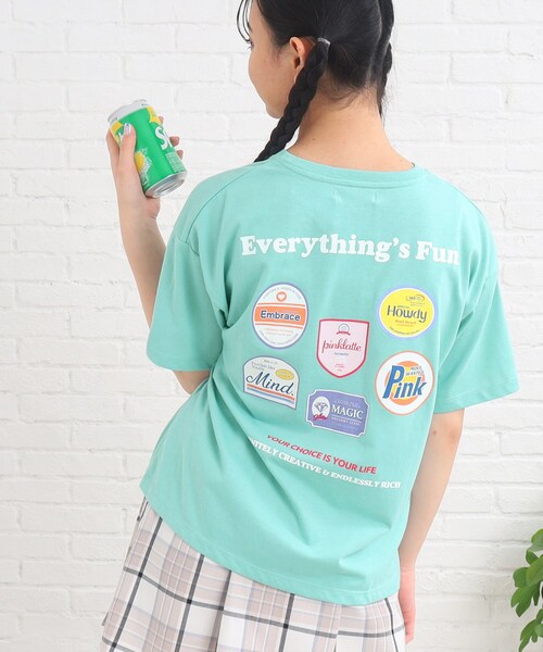 PINK-latte（ピンクラテ）の「◆ワッペンデザインバックプリントTシャツ（Tシャツ/カットソー・キッズ・オフホワイト/ブラック/ワインレッド/グリーン・14/15 /16）」の3枚目の写真