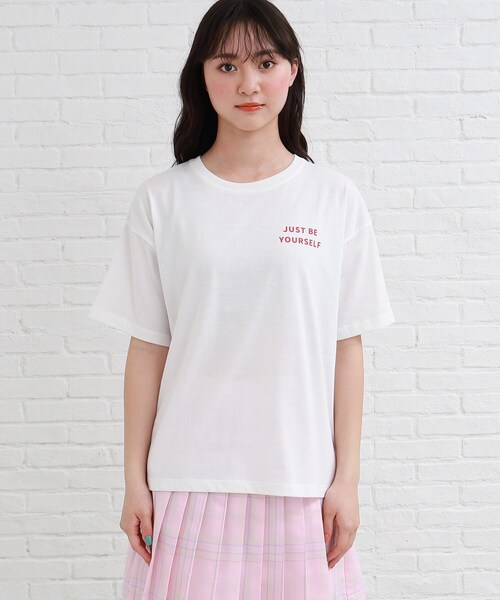 PINK-latte（ピンクラテ）の「◆ワッペンデザインバックプリントTシャツ（Tシャツ/カットソー・キッズ・オフホワイト/ブラック/ワインレッド/グリーン・14/15 /16）」の5枚目の写真