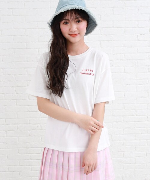 PINK-latte（ピンクラテ）の「◆ワッペンデザインバックプリントTシャツ（Tシャツ/カットソー・キッズ・オフホワイト/ブラック/ワインレッド/グリーン・14/15 /16）」の20枚目の写真