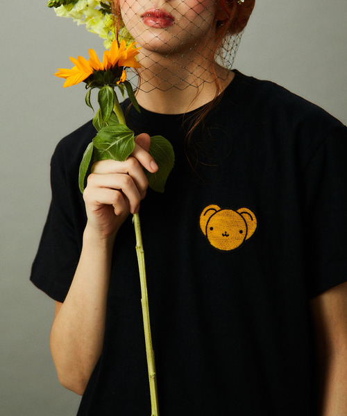 CONVERSE TOKYO（コンバーストウキョウ）の「【 CONVERSE TOKYO×カードキャプターさくら 】ケロちゃんワッペンTEE（Tシャツ/カットソー・レディース・ホワイト/ブラック・FREE）」の2枚目の写真