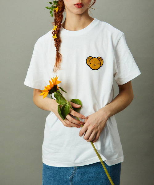 CONVERSE TOKYO（コンバーストウキョウ）の「【 CONVERSE TOKYO×カードキャプターさくら 】ケロちゃんワッペンTEE（Tシャツ/カットソー・レディース・ホワイト/ブラック・FREE）」の3枚目の写真