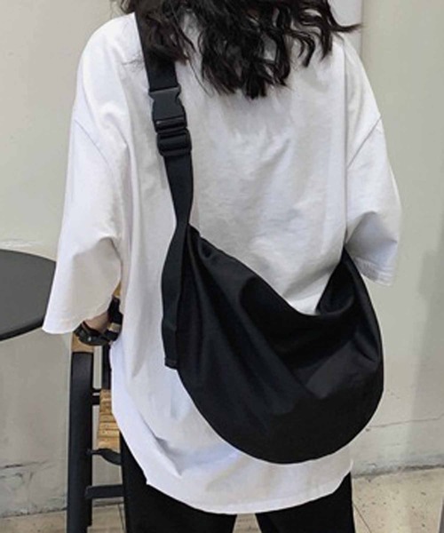 NANEA(ナネア)の「ボディー ショルダーバッグ(ショルダーバッグ・レディース・ベージュ/カーキ/ブラック/サックスブルー・フリ-)」の9枚目の写真