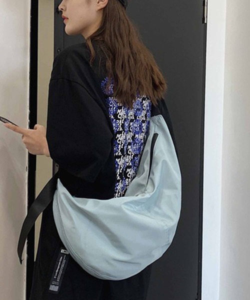 NANEA(ナネア)の「ボディー ショルダーバッグ(ショルダーバッグ・レディース・ベージュ/カーキ/ブラック/サックスブルー・フリ-)」の19枚目の写真