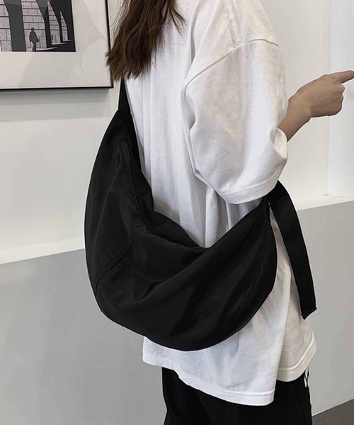 NANEA(ナネア)の「ボディー ショルダーバッグ(ショルダーバッグ・レディース・ベージュ/カーキ/ブラック/サックスブルー・フリ-)」の7枚目の写真