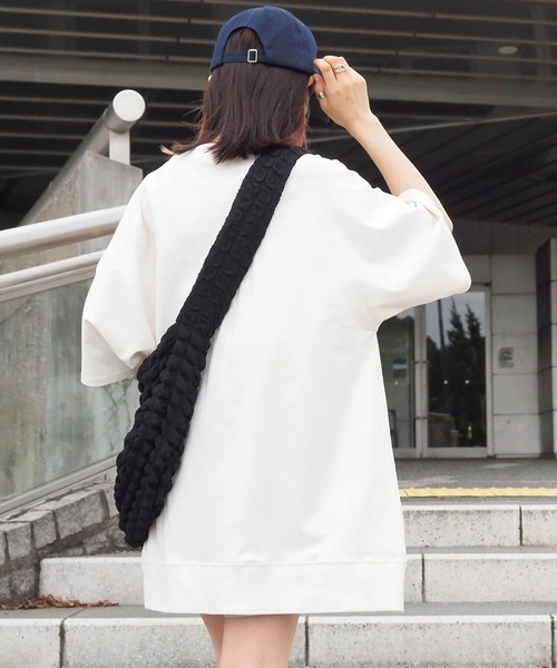 tiptop(ティップトップ)の「ラグランロゴBIGプルオーバー(Tシャツ/カットソー・レディース・A/パープル/アイボリー/ブラック/グレー・FREE)」の8枚目の写真
