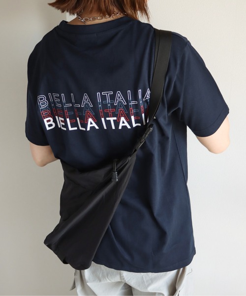 FILA(フィラ)の「FILA 4段ロゴバックプリントTシャツ(Tシャツ/カットソー・レディース・ホワイト/ネイビー/ブラック・L/M/XL)」の3枚目の写真