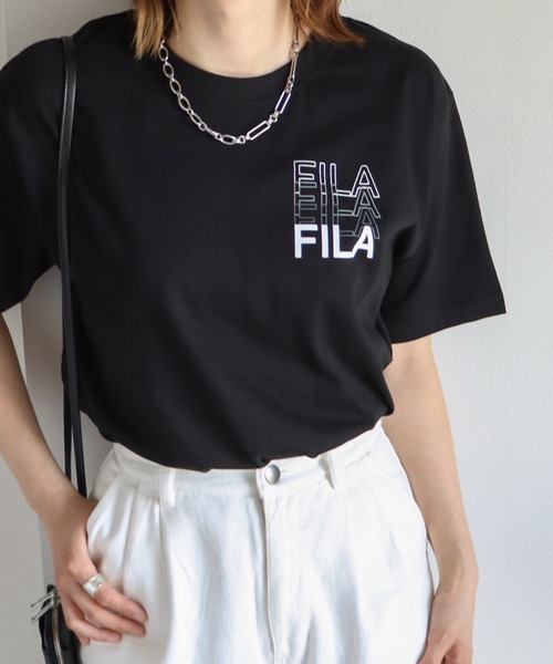 FILA(フィラ)の「FILA 4段ロゴバックプリントTシャツ(Tシャツ/カットソー・レディース・ホワイト/ネイビー/ブラック・L/M/XL)」の2枚目の写真