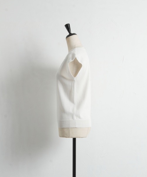 tocco closet(トッコ クローゼット)の「ビジュー付きフラワー刺繍シャリ感ニットプルオーバー(ニット/セーター・レディース・ブラック/アイボリー/モカ・M)」の14枚目の写真
