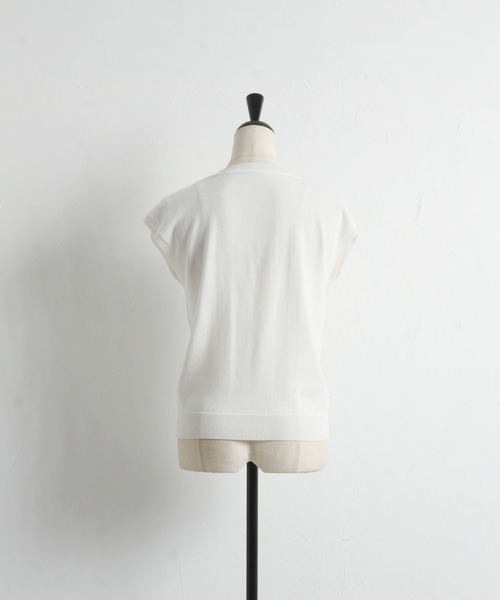 tocco closet(トッコ クローゼット)の「ビジュー付きフラワー刺繍シャリ感ニットプルオーバー(ニット/セーター・レディース・ブラック/アイボリー/モカ・M)」の15枚目の写真